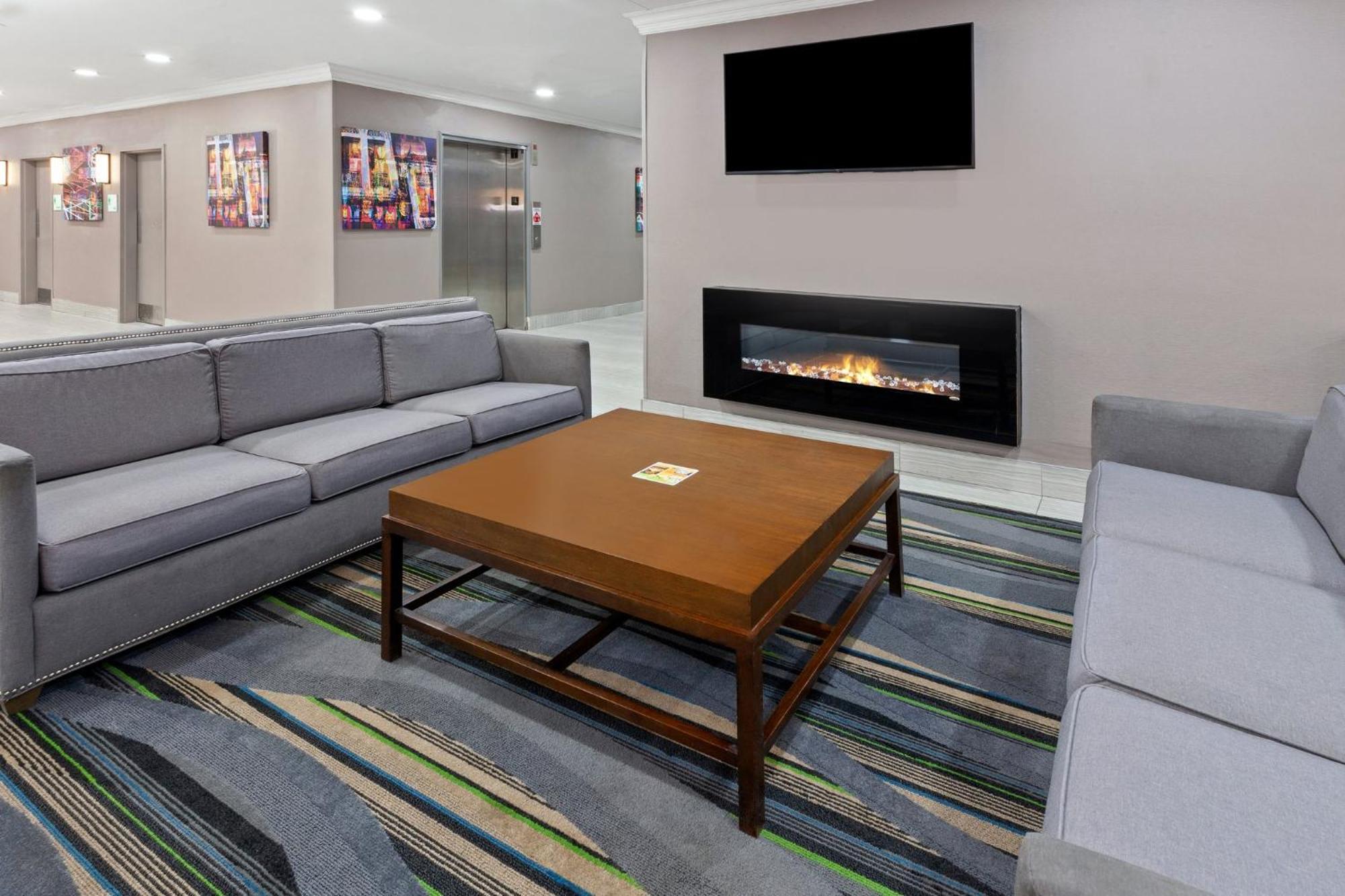 Holiday Inn Chicago/Oak Brook By Ihg Oakbrook Terrace Dış mekan fotoğraf